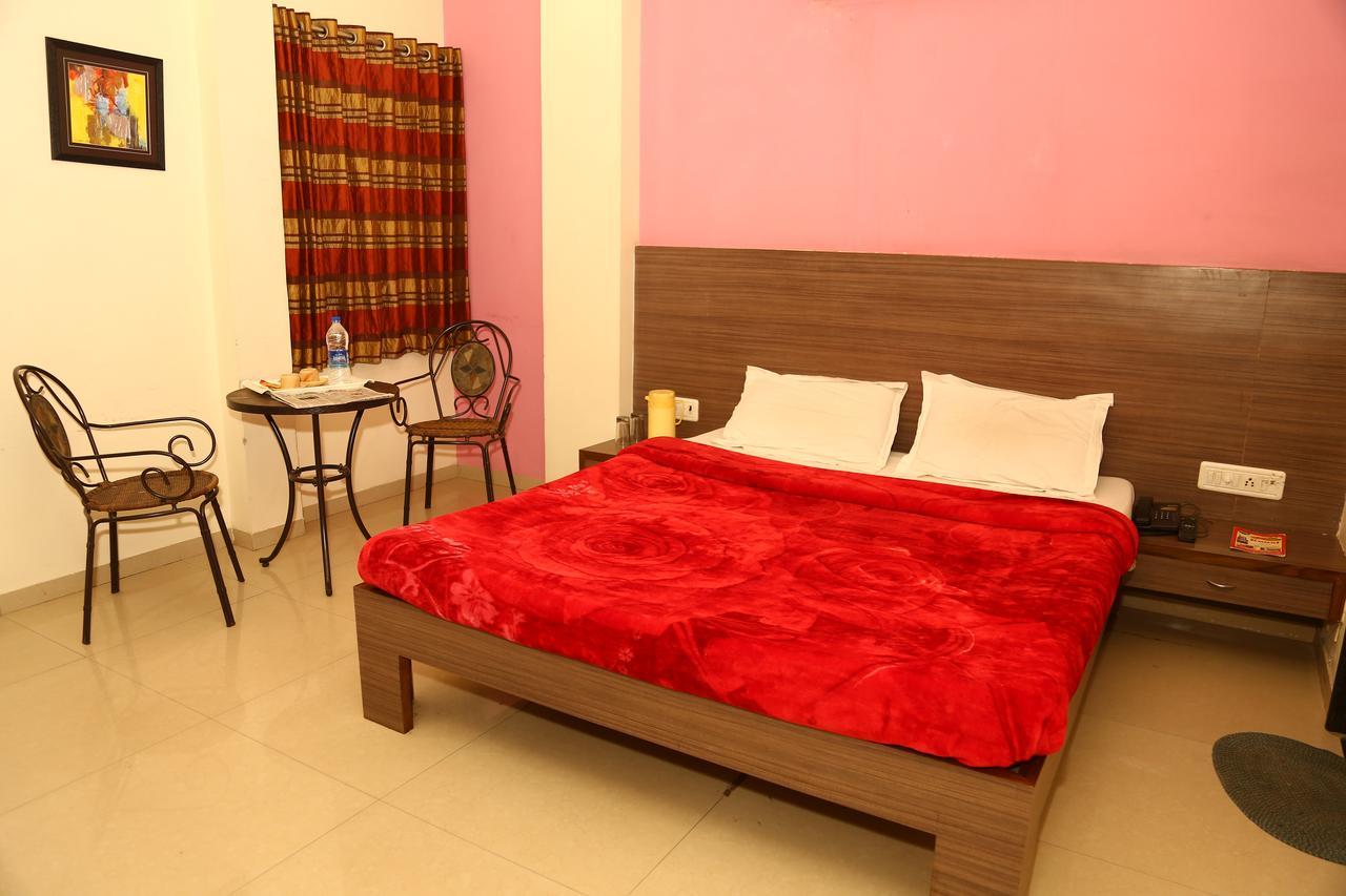 Hotel Kunal Ābu Road Екстериор снимка